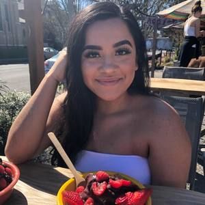 Meet your Posher, Daniela